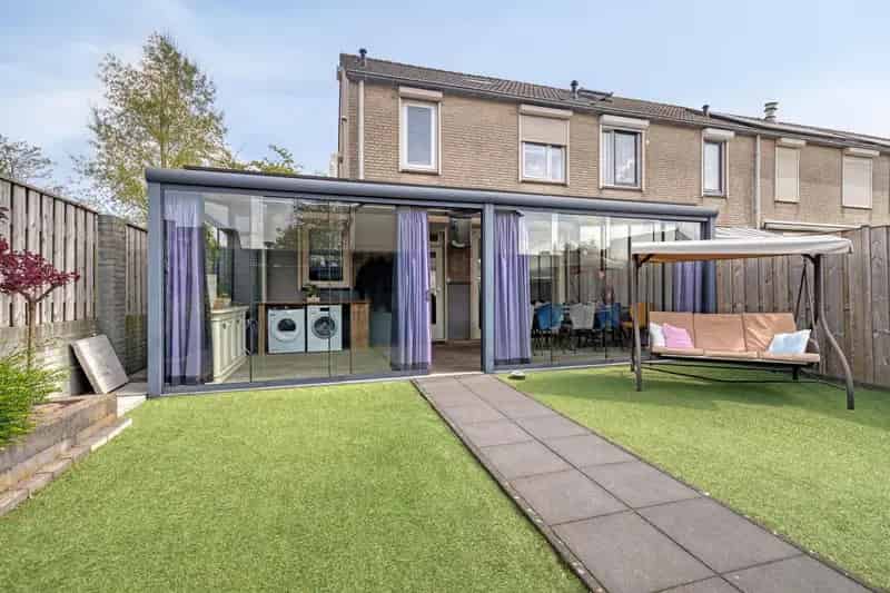 Ruime Hoekwoning Tolberg 4 Slaapkamers Serre Tuin 12 Zonnepanelen