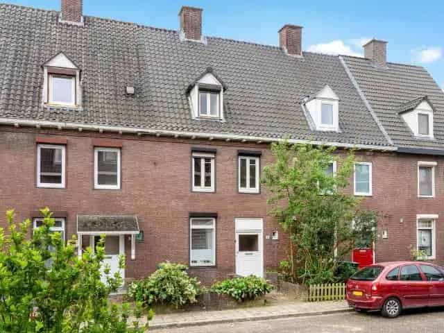 Ruime Tussenwoning 4 Slaapkamers Heerlen 141m		2