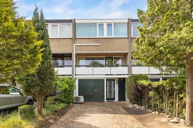 Huis te koop Nijmegen Dukenburg 4 lagen 139m2 3 slaapkamers tuin garage