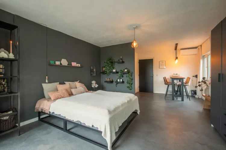 Ruime Tussenwoning Amby 4 slaapkamers 2 badkamers Zonnepanelen