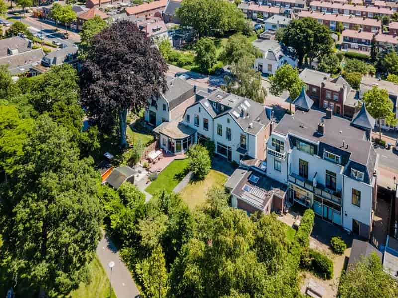 Zevenkamer woning Voorschoten - 207m2 - Parkzicht - Gemeentelijk monument