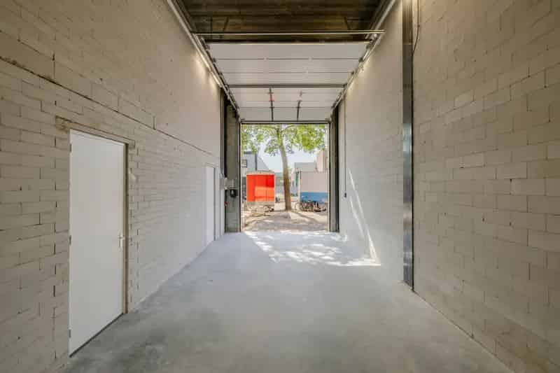 Bedrijfshal te huur Haarlem 80m² + 134m² Kantoor