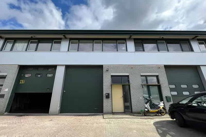 Bedrijfshal te Huur Veenendaal 100m2 Kantoor 25m2 Magazijn