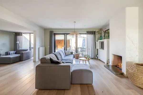 Ruime Hoekwoning Zevenhuizen 4 slaapkamers Garage HotTub Zonnepanelen