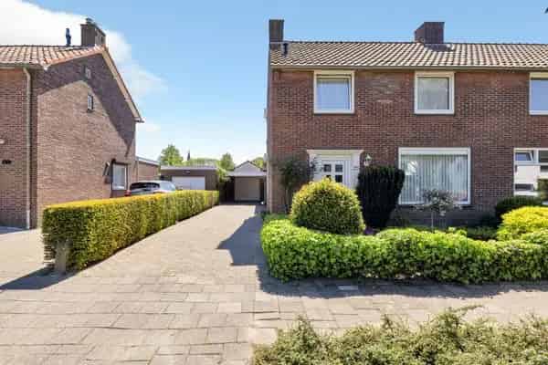 2-onder-1-kapwoning Veldhoven-Dorp  Ruime tuin Garage
