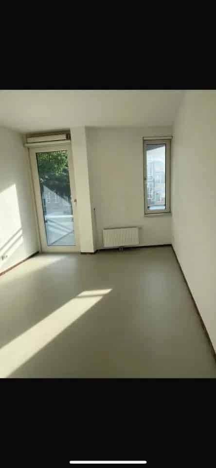 Kamer te Huur Enschede: Ruim Appartement, Werkenden