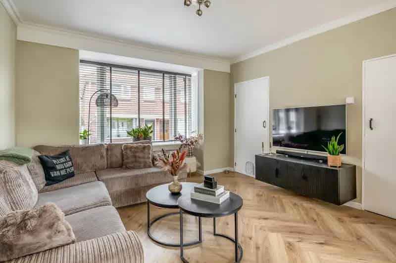 Huis te koop Rotterdam IJsselmonde Ruime woning met souterrain