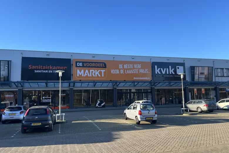 1250 m2 Winkelruimte te Huur Zaandam