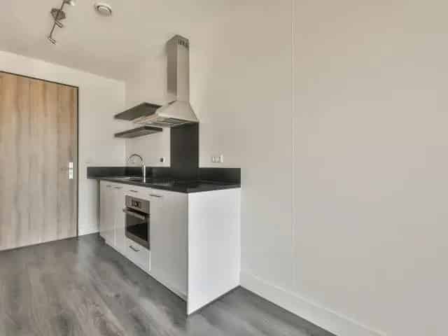 Studio Den Haag Waldorpstraat: Moderne Studio voor Singles en Koppels