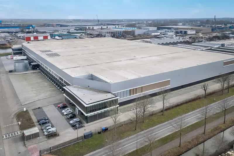 Bedrijfshal te huur Waalwijk 18279m²