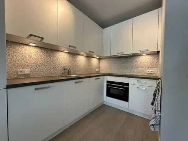 70m² Gemeubileerd Appartement met Dakterras en Berging