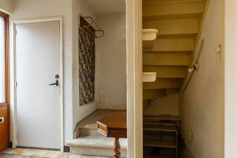 Huis te koop Raamsdonksveer: 4 slaapkamers, diepe tuin, modernisering nodig