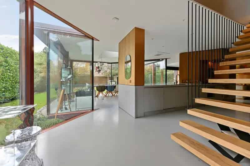 Moderne Villa Muiderberg  4 slaapkamers 2 badkamers  Zuidwesten tuin