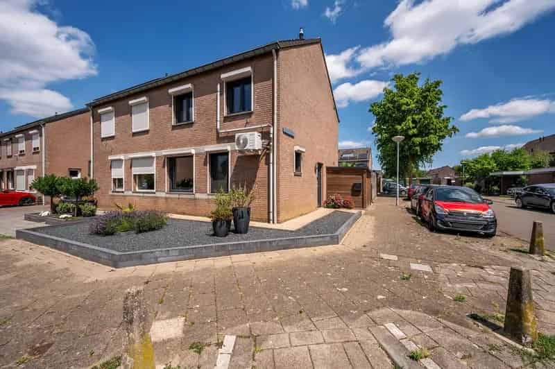 Hoekwoning met Garage 3 4 slaapkamers Zonnepanelen Kindvriendelijk
