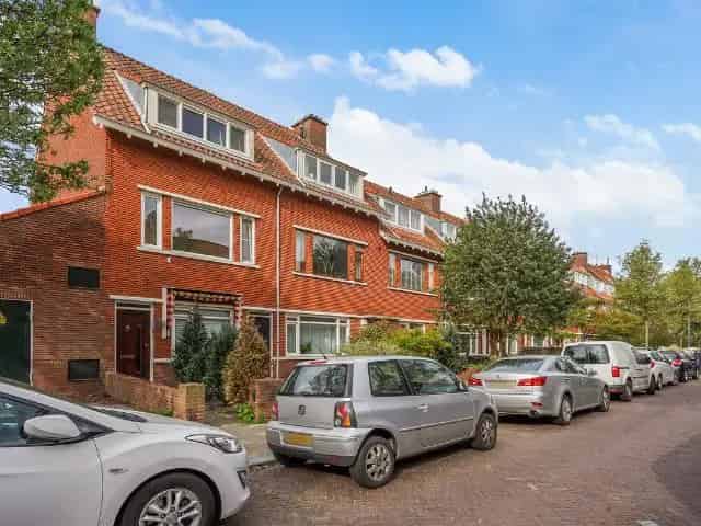 Modern Appartement Voorburg  Grote Tuin  Jong Gezin