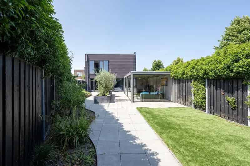 Royale gezinswoning Almere Poort 259m2 5 slaapkamers A++