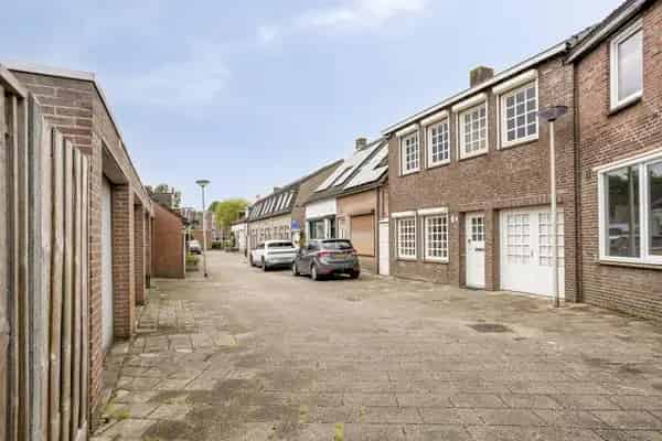 Sfeervolle Stadswoning Nabij Centrum en NS Station