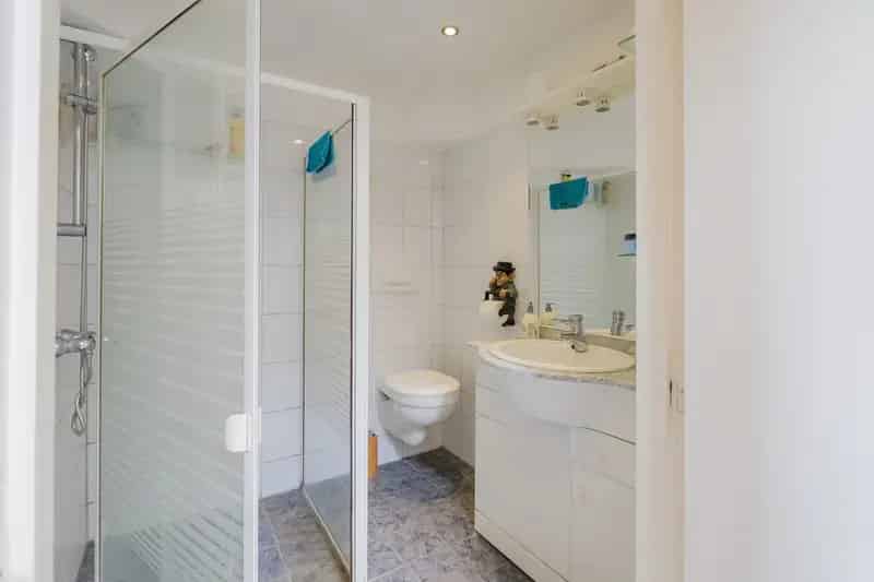 Ruim bovenhuis 105m2 Oud IJmuiden 2 woonlagen grote kelder
