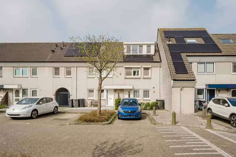 Ruime woning met 4 slaapkamers en tuin