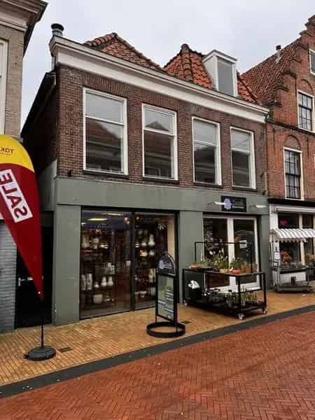 Ruime bovenwoning te huur Centrum Steenwijk 3 slaapkamers dakterras