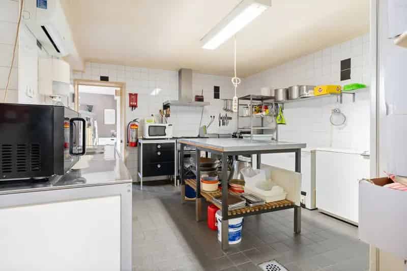 Horeca te Koop Oud Gastel Cafetaria met Bedrijfsruimte en Woning