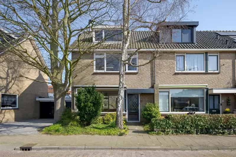 Ruime 5-kamer Hoekwoning met Garage in Noord Hofland