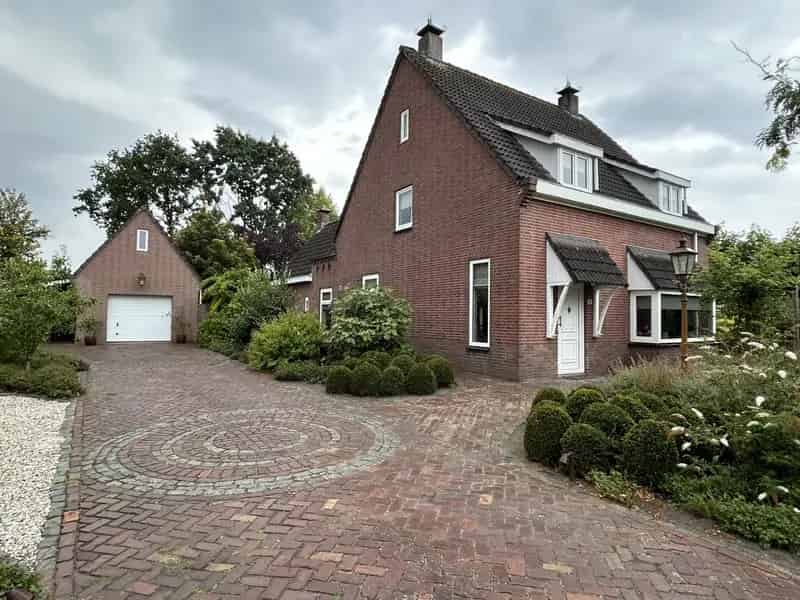 Vrijstaande woning St Willebrord: Ruimte, Rust en Comfort