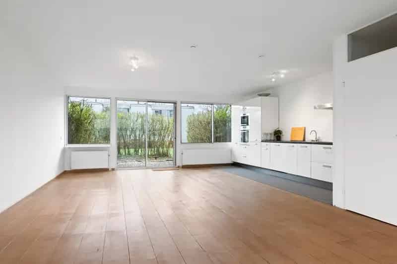 Huis te koop Almere Muziekwijk 3 slaapkamers tuin balkon NS station