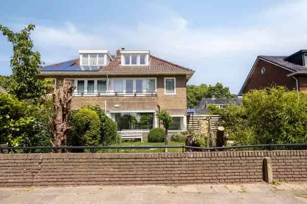 Huis te koop in Zeist: 4 slaapkamers, luxe keuken, zonnige tuin
