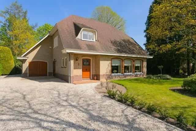 Villa te Huur in Hapert 5 Kamers 326m2