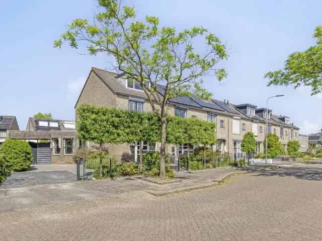 Ruime Hoekwoning te Koop in Nieuweland Barendrecht