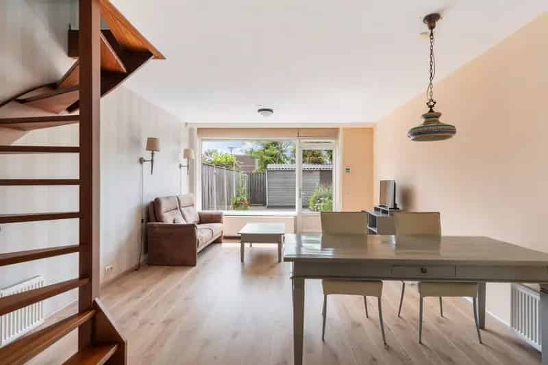 Tussenwoning Hoogvliet 4 Kamer 71m2 tuin
