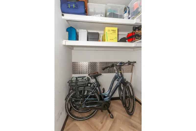 Appartement te koop Vlaardingen  Gelijkvloers gerenoveerd met patio en lift