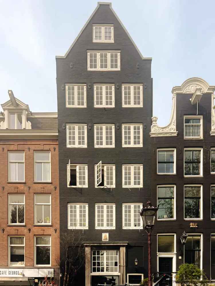 Amsterdam Leidsegracht 106m2 appartement 2 slaapkamers Rijksmonument