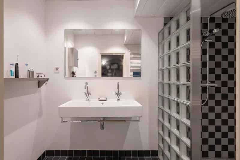 Benedenwoning 125m2 3 slaapkamers Ruime tuin Souterrain Rotterdam