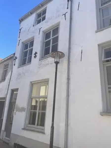 Tiel Centrum: Monumentaal Tweekamerappartement met Dakterras