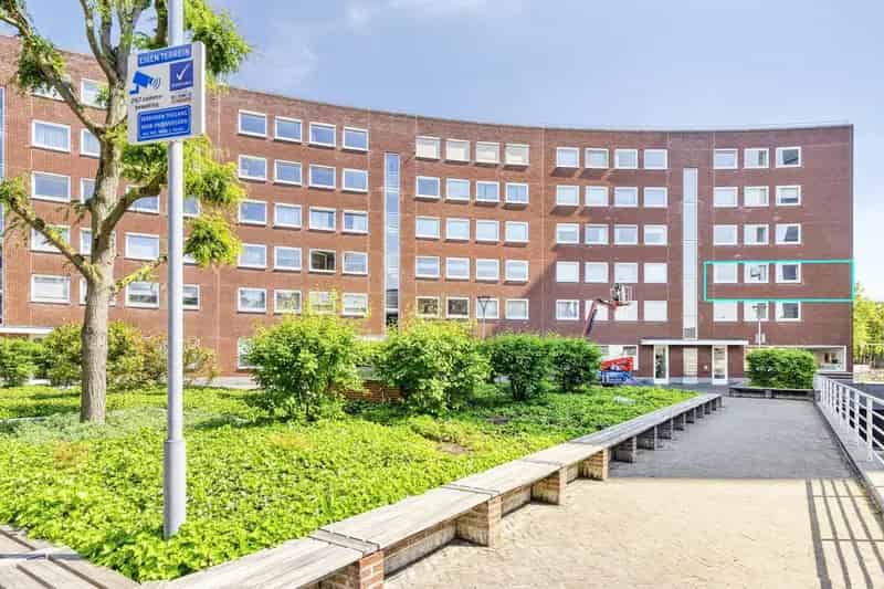 Maastricht Ceramique Ruim Hoekappartement 2 Slaapkamers Loggia Parkeerplaats