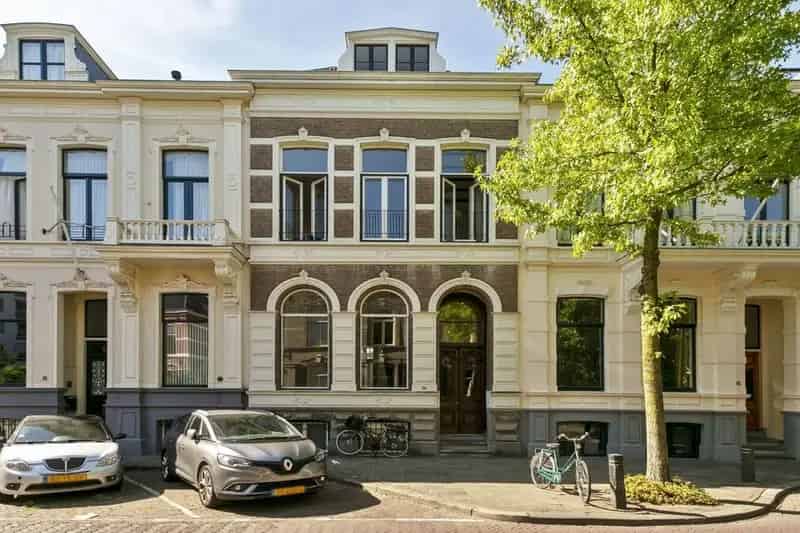 Te Huur Deventer Binnenstad: Monumentaal Pand met Parkeerplaats