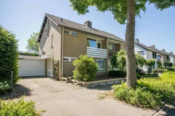 Te Huur Ruime Tweekapper Meulenveld Venlo 154m2 3 Slaapkamers Garage