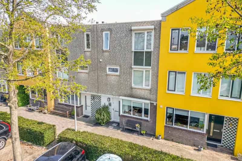 Huis te koop: 6 slaapkamers, moderne badkamer, Rijnsburg