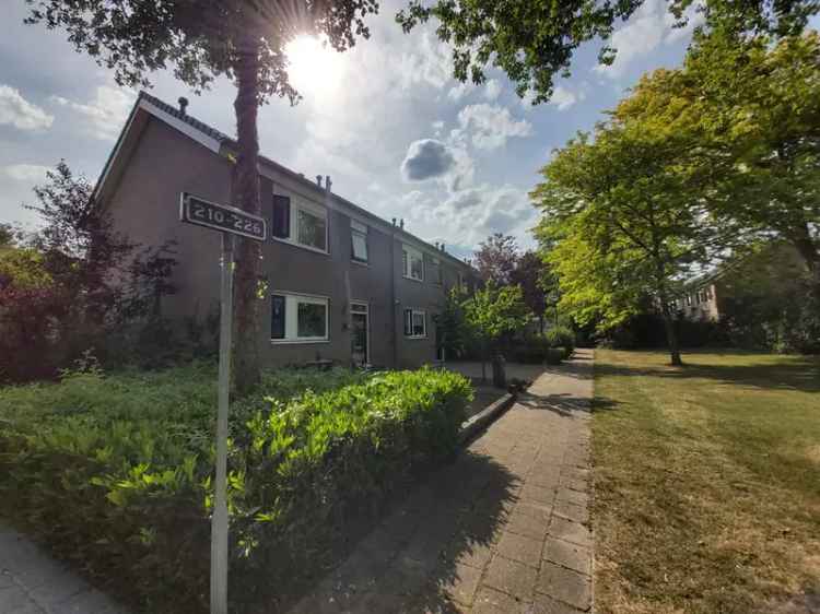 Ruime Tussenwoning 4 slaapkamers Carport 6 Zonnepanelen