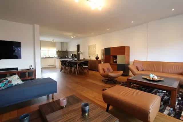 Ruime Hoekwoning 6 Kamers 165m2 Amstelveen