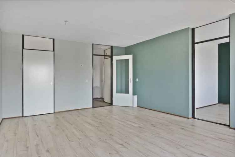 3 Kamer Appartement Kralingen  Renovatie 2023  Uitzicht Nieuwe Maas