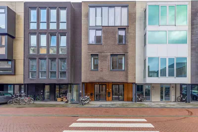Zeeburgereiland Benedenhuis 4 slaapkamers 2 badkamers Tuin Parkeerplaats