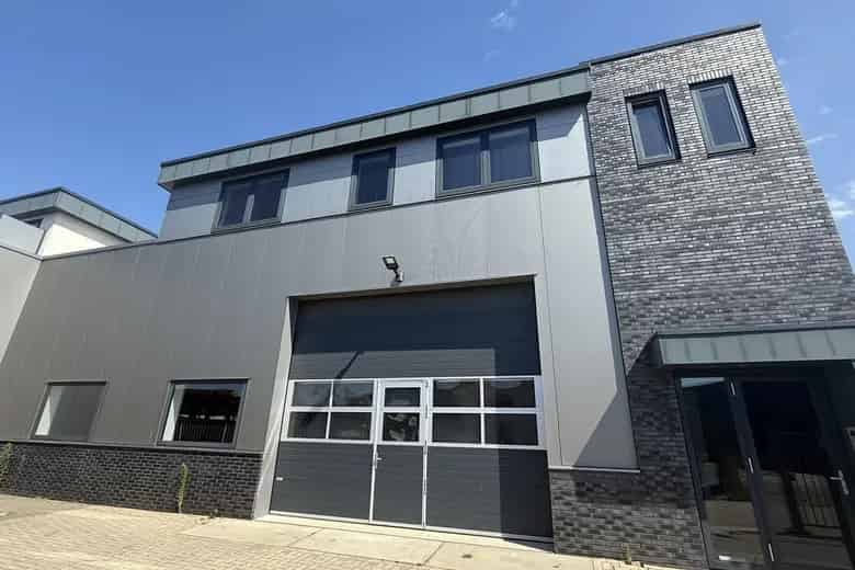 164 m2 Bedrijfsruimte te Huur Zaandam