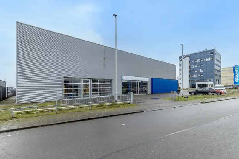 Bedrijfshal Arnhem 1083m2 te Huur Showroom Kantoor Opslag