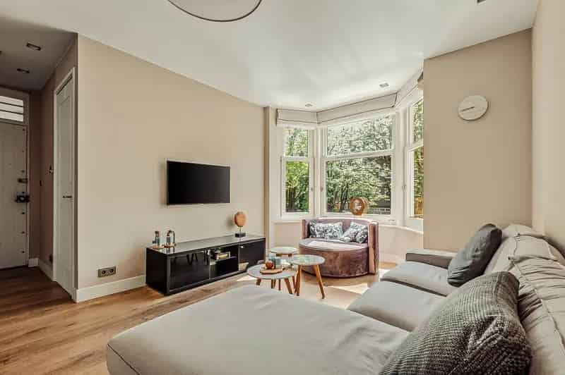 Appartement Amsterdam Zuid 64m2 2 slaapkamers gerenoveerd