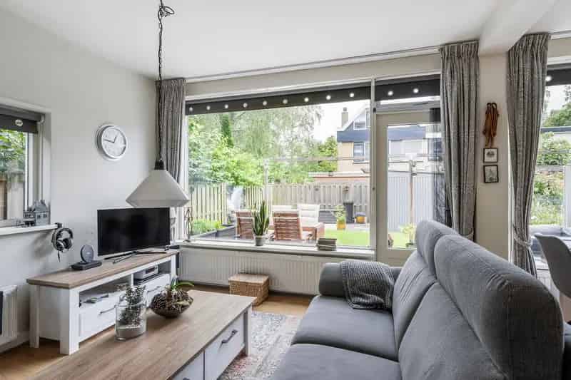 Huis te Koop Vlaardingen West: Ruime Hoekwoning 3 Slaapkamers