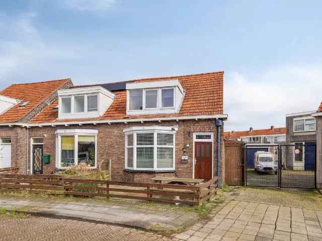 Knusse Hoekwoning Leeuwarden Oost Nabij Zamenhofpark