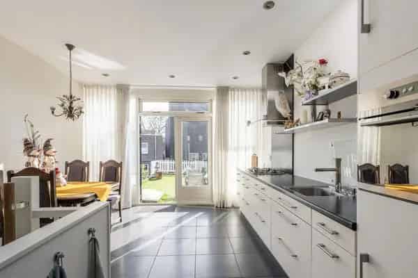 Uniek pand Vlaardingen: Kantoor, 2 keukens, 2 badkamers, grote tuin